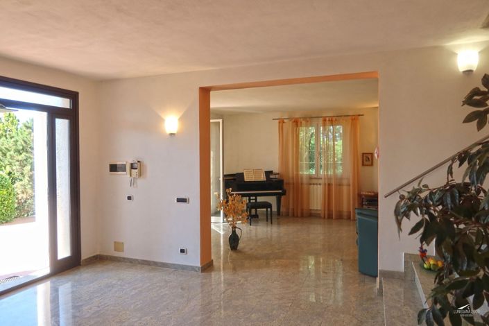 Image No.16-2 Bed Property for sale