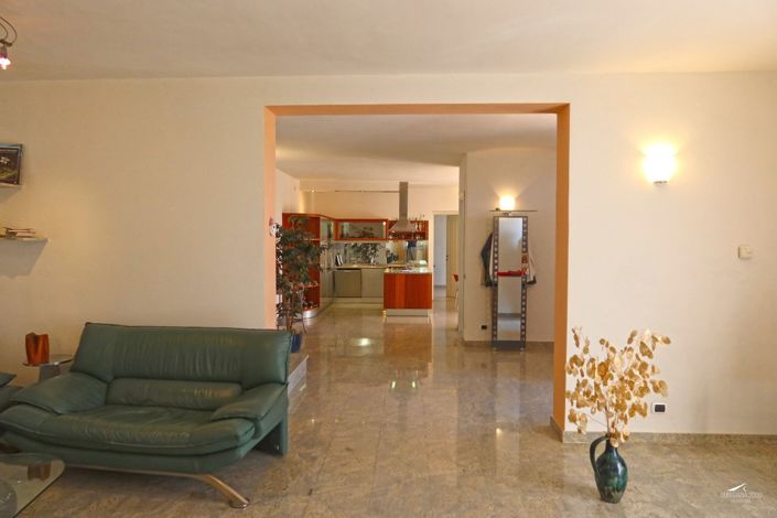 Image No.20-2 Bed Property for sale