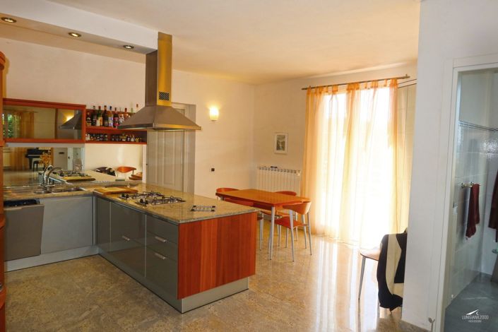 Image No.22-2 Bed Property for sale