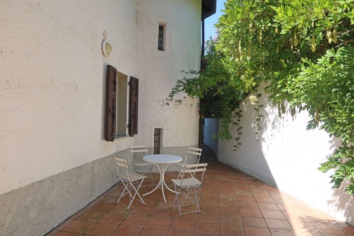 Image No.38-2 Bed Property for sale