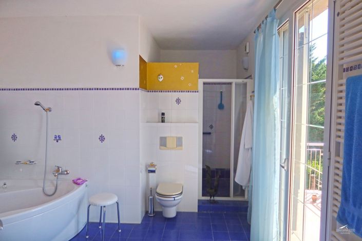 Image No.51-2 Bed Property for sale