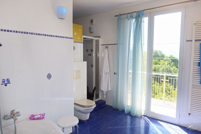Image No.52-2 Bed Property for sale