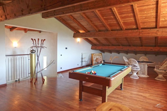 Image No.60-2 Bed Property for sale