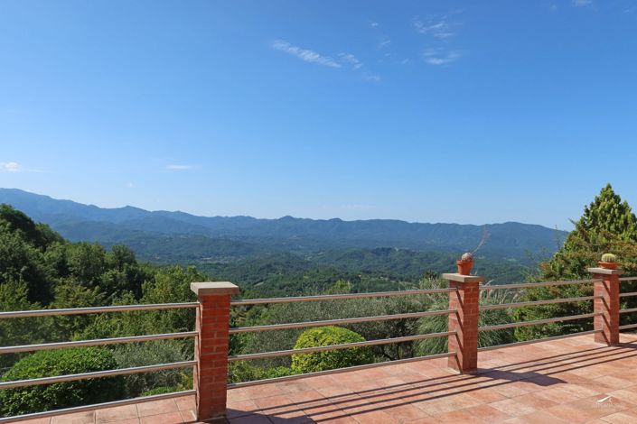 Image No.9-2 Bed Property for sale