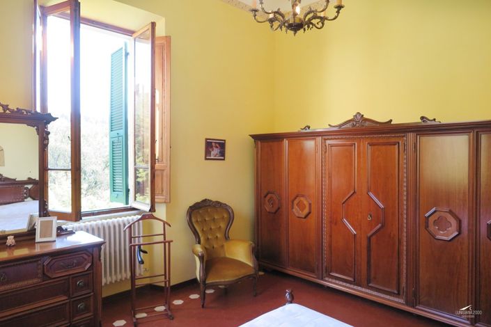 Image No.30-9 Bed Property for sale