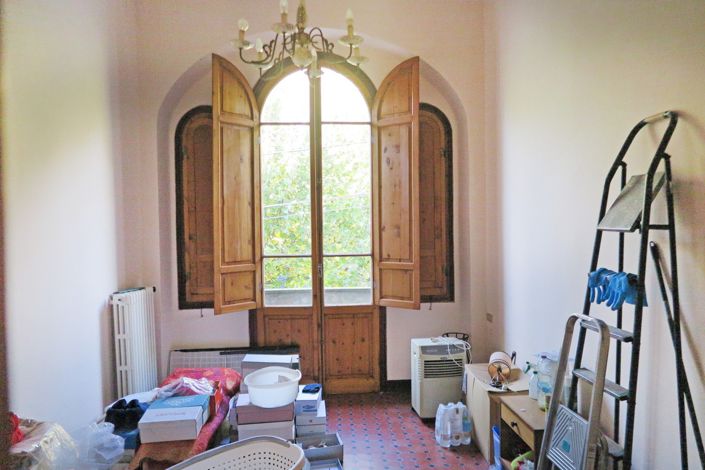 Image No.37-9 Bed Property for sale