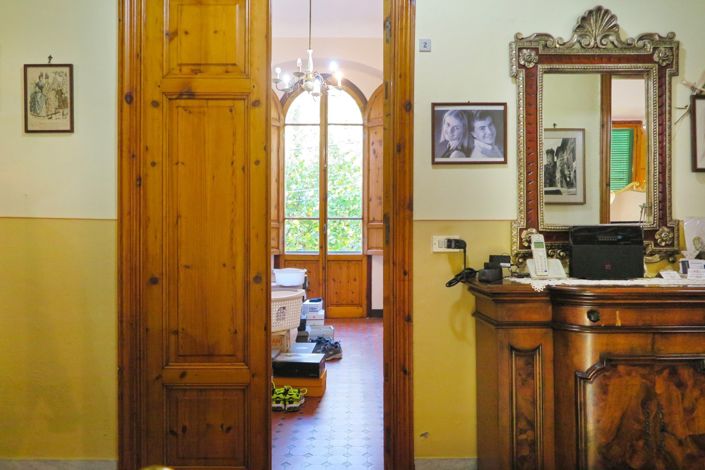 Image No.38-9 Bed Property for sale