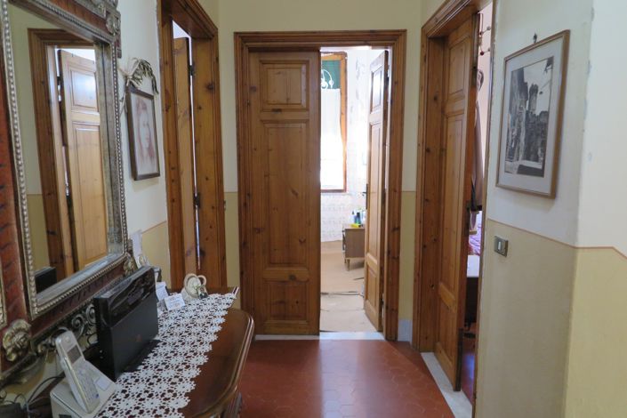 Image No.40-9 Bed Property for sale