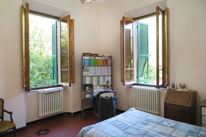 Image No.45-9 Bed Property for sale