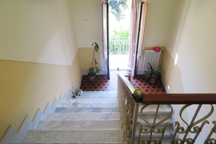 Image No.50-9 Bed Property for sale