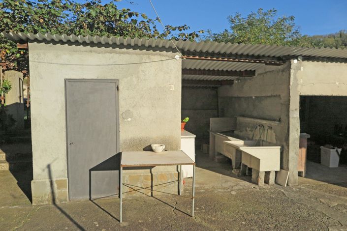 Image No.60-9 Bed Property for sale
