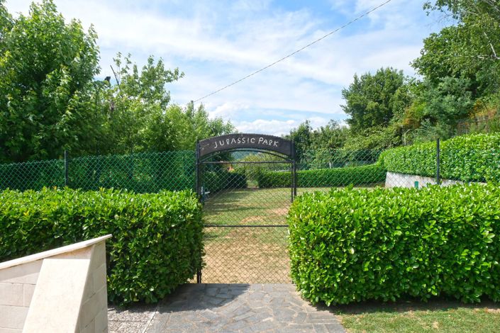Image No.18-3 Bed Property for sale