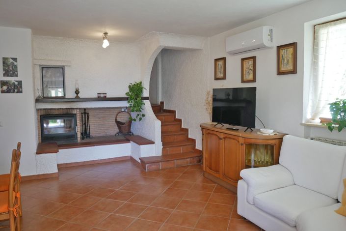Image No.25-3 Bed Property for sale