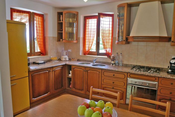 Image No.30-3 Bed Property for sale
