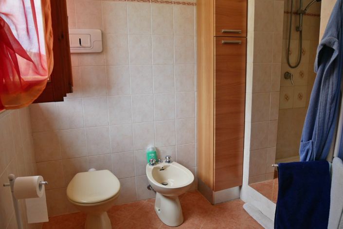Image No.34-3 Bed Property for sale
