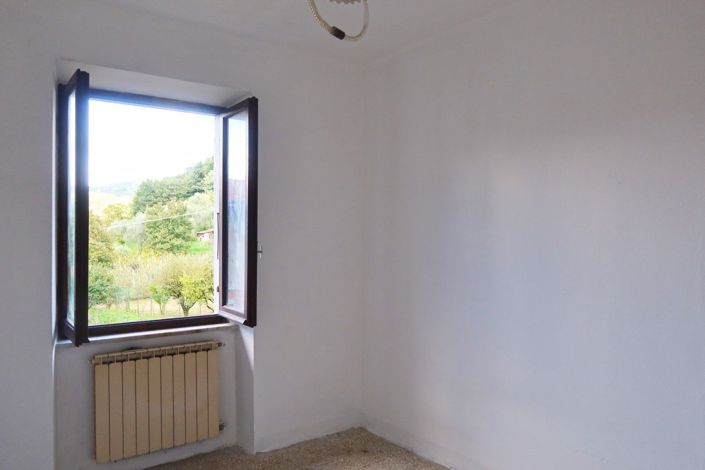 Image No.27-2 Bed Property for sale