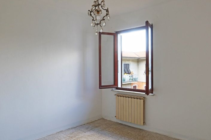 Image No.31-2 Bed Property for sale