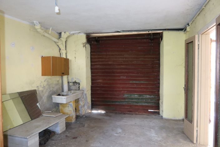 Image No.8-2 Bed Property for sale