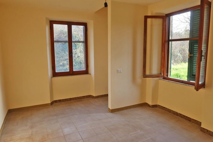 Image No.14-4 Bed Property for sale