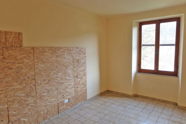 Image No.17-4 Bed Property for sale