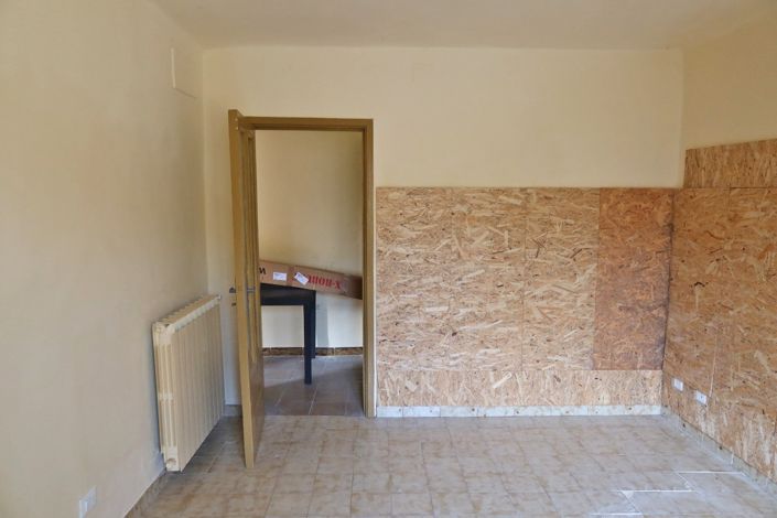 Image No.20-4 Bed Property for sale