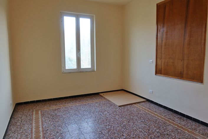 Image No.26-4 Bed Property for sale
