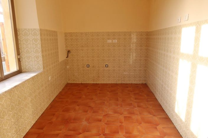 Image No.28-4 Bed Property for sale