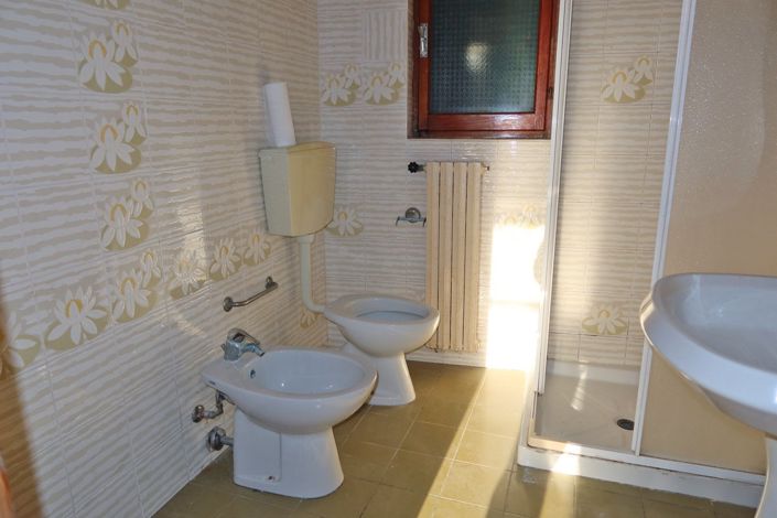 Image No.31-4 Bed Property for sale