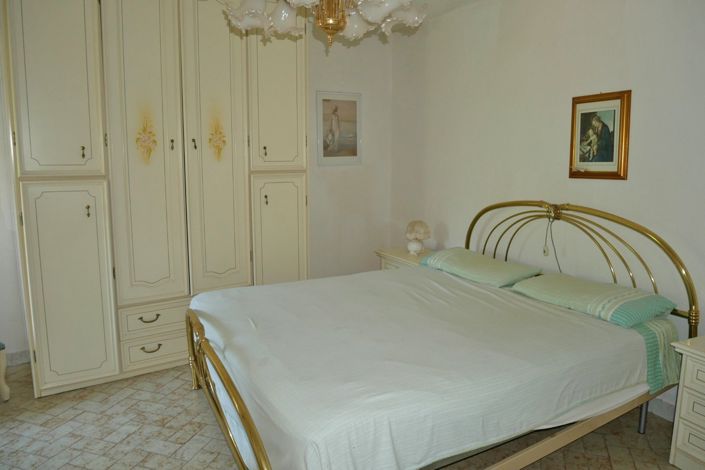 Image No.11-3 Bed Village House for sale