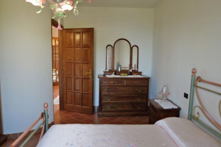Image No.24-3 Bed Property for sale