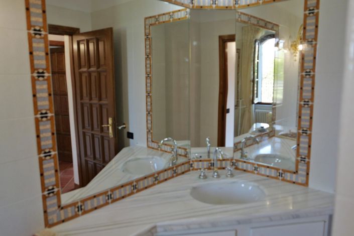 Image No.25-3 Bed Property for sale