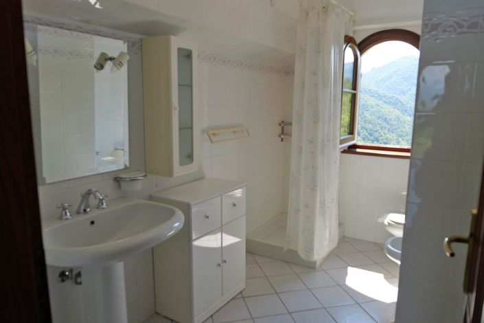Image No.38-3 Bed Property for sale