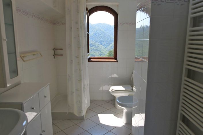 Image No.39-3 Bed Property for sale