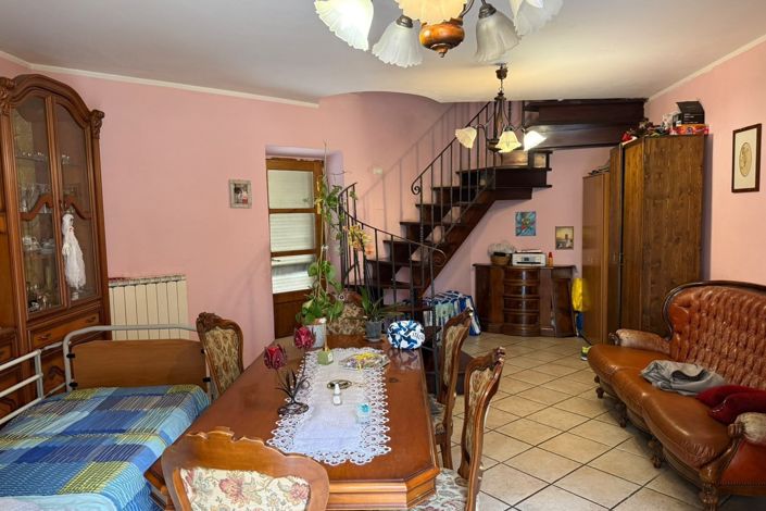 Image No.10-3 Bed Property for sale