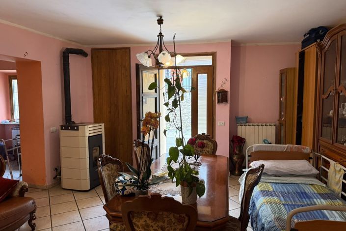 Image No.13-3 Bed Property for sale