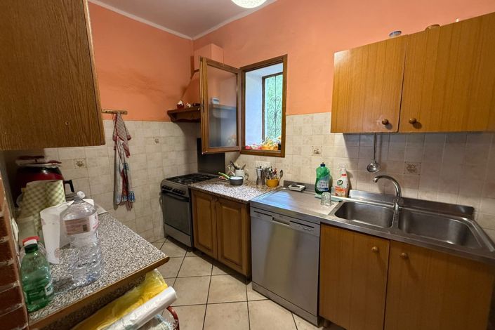 Image No.17-3 Bed Property for sale