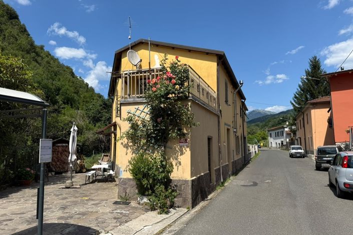 Image No.2-3 Bed Property for sale