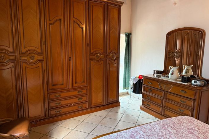 Image No.28-3 Bed Property for sale