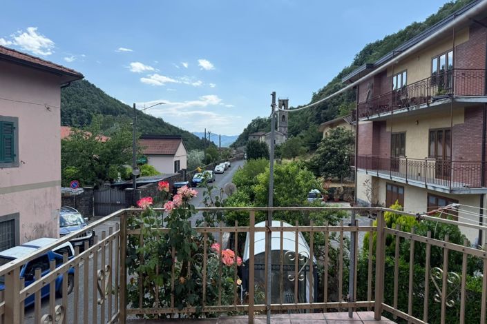 Image No.32-3 Bed Property for sale