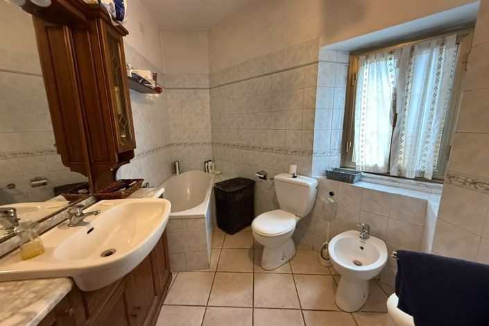 Image No.36-3 Bed Property for sale