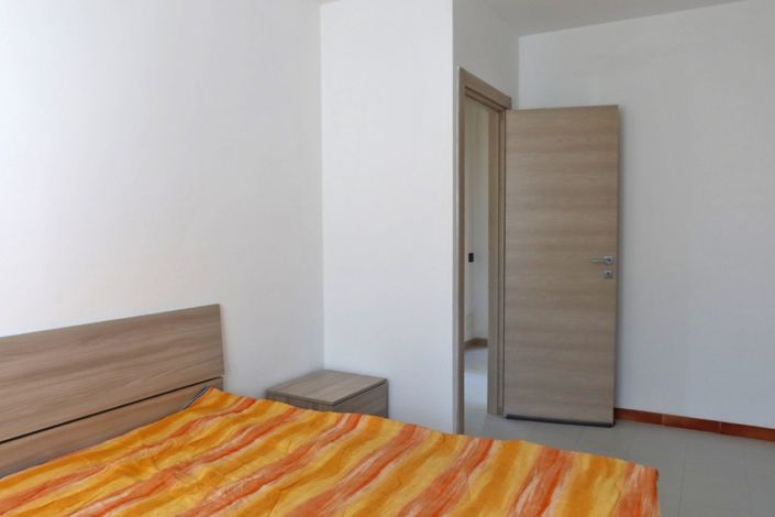 Image No.18-3 Bed Property for sale