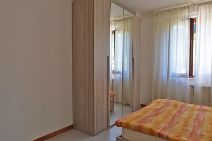 Image No.20-3 Bed Property for sale