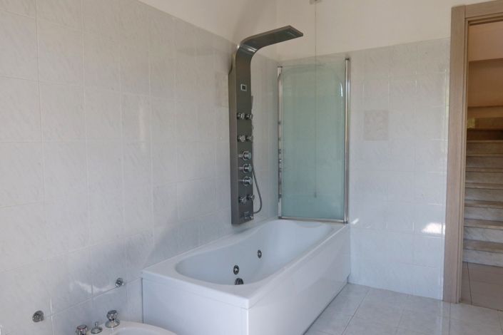 Image No.22-3 Bed Property for sale
