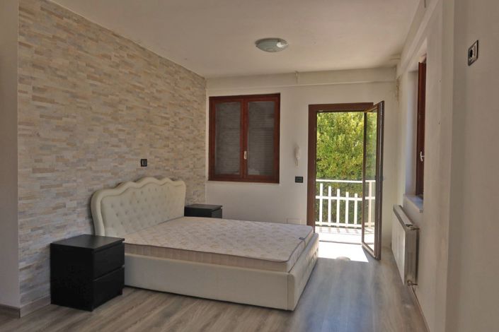 Image No.23-3 Bed Property for sale