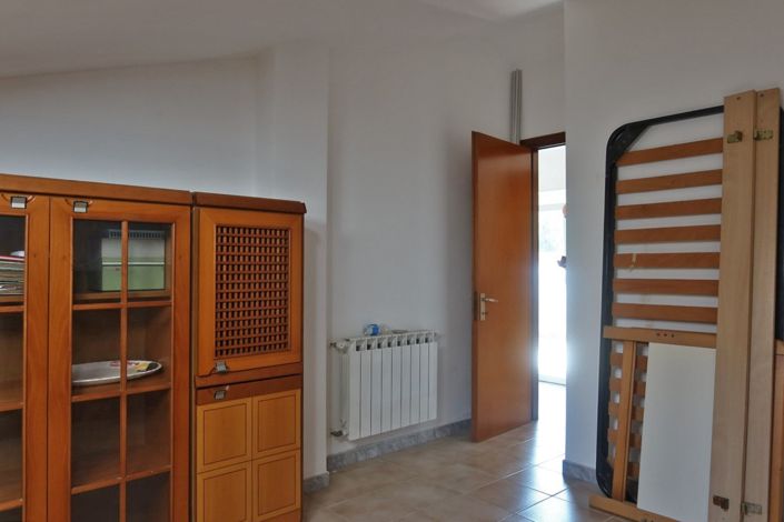 Image No.27-3 Bed Property for sale