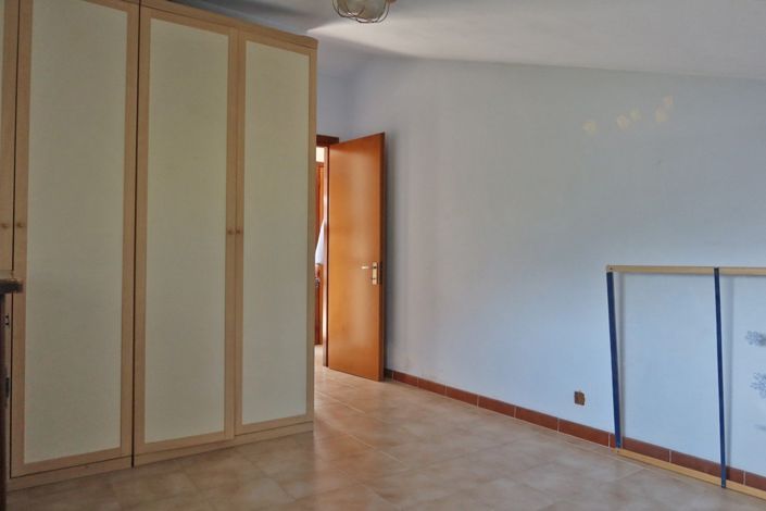 Image No.31-3 Bed Property for sale