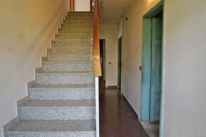 Image No.15-4 Bed Property for sale