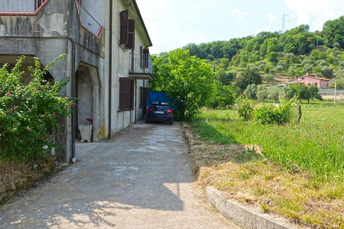 Image No.2-4 Bed Property for sale