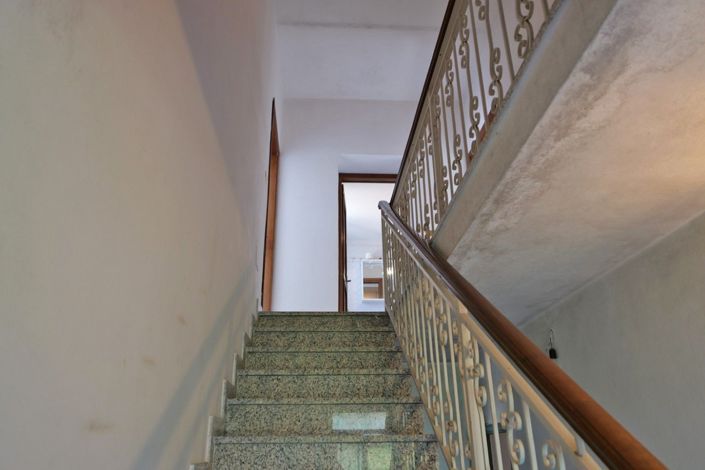 Image No.30-4 Bed Property for sale