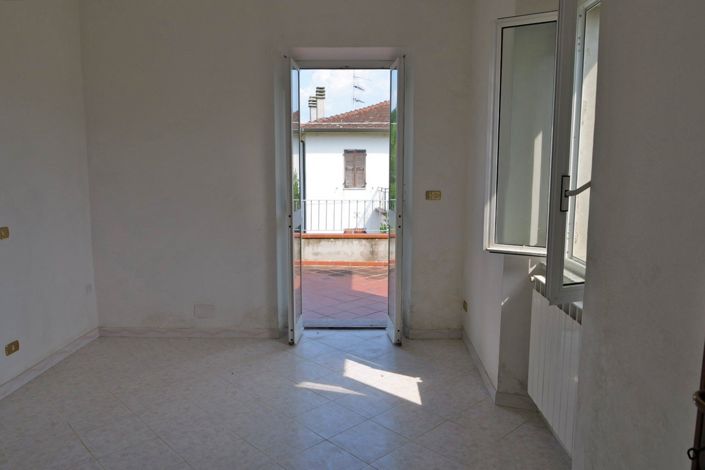 Image No.32-4 Bed Property for sale